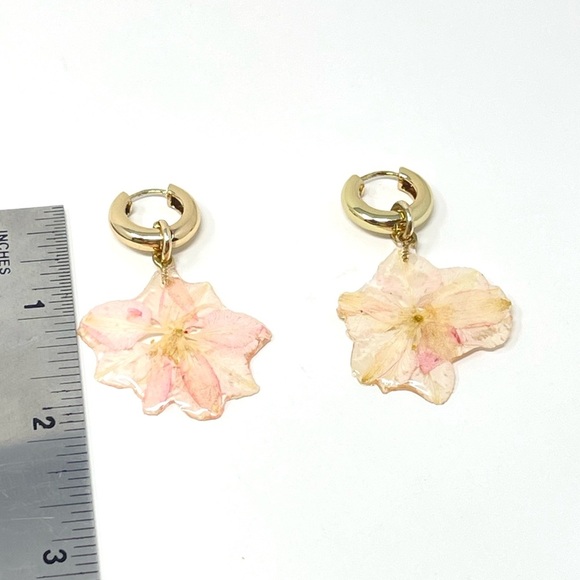 New Anthropologie Floral Drop Earrings - Picture 7 of 8